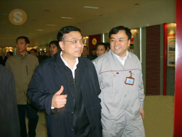 2006年11月21日中共中央政治局常委、国务院总理李克强同道（时任中共辽宁省委书记）莅临公司视察